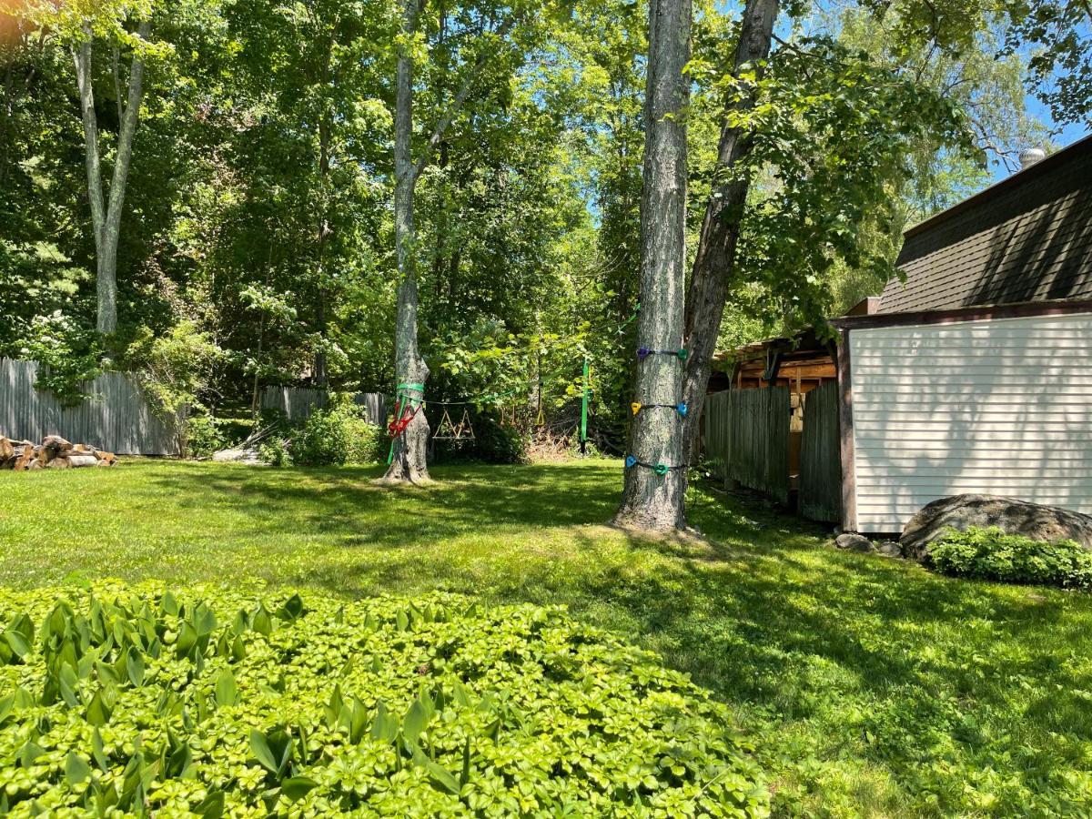 Country Lake House Nestled Between Vineyards Warren Exterior photo