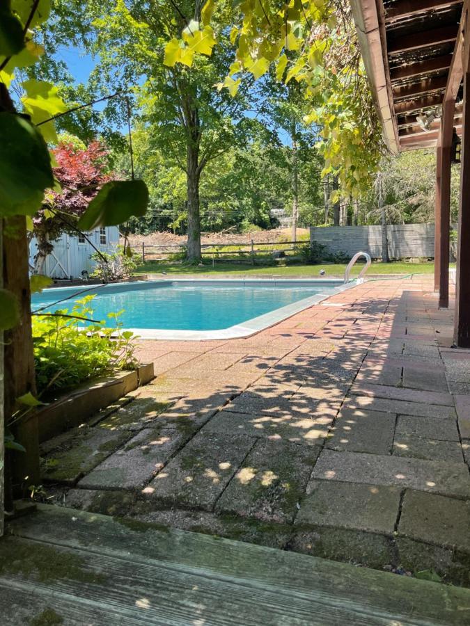 Country Lake House Nestled Between Vineyards Warren Exterior photo