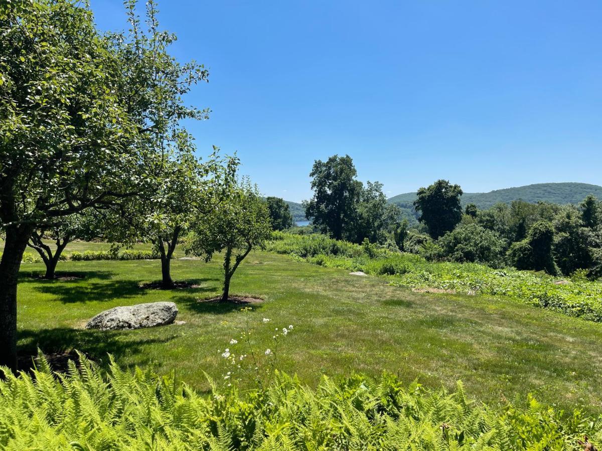 Country Lake House Nestled Between Vineyards Warren Exterior photo